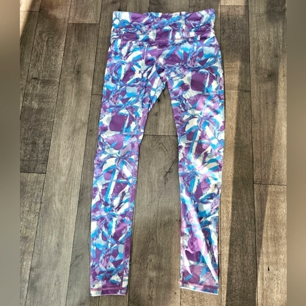 HUE leggings size medium